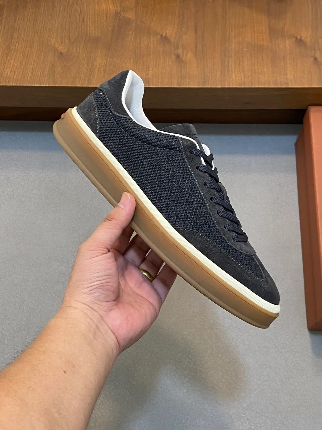 P420 Loro Piana - classic casual shoes, men's lace-up casual shoes and sneakers, high-quality lightweight and comfortable fabrics, suitable for outdoor leisure, the color scheme is young and energetic, it goes great with sportswear or casual suits! Code number: 39-44 (38, 45, 46, can be customized No. 088